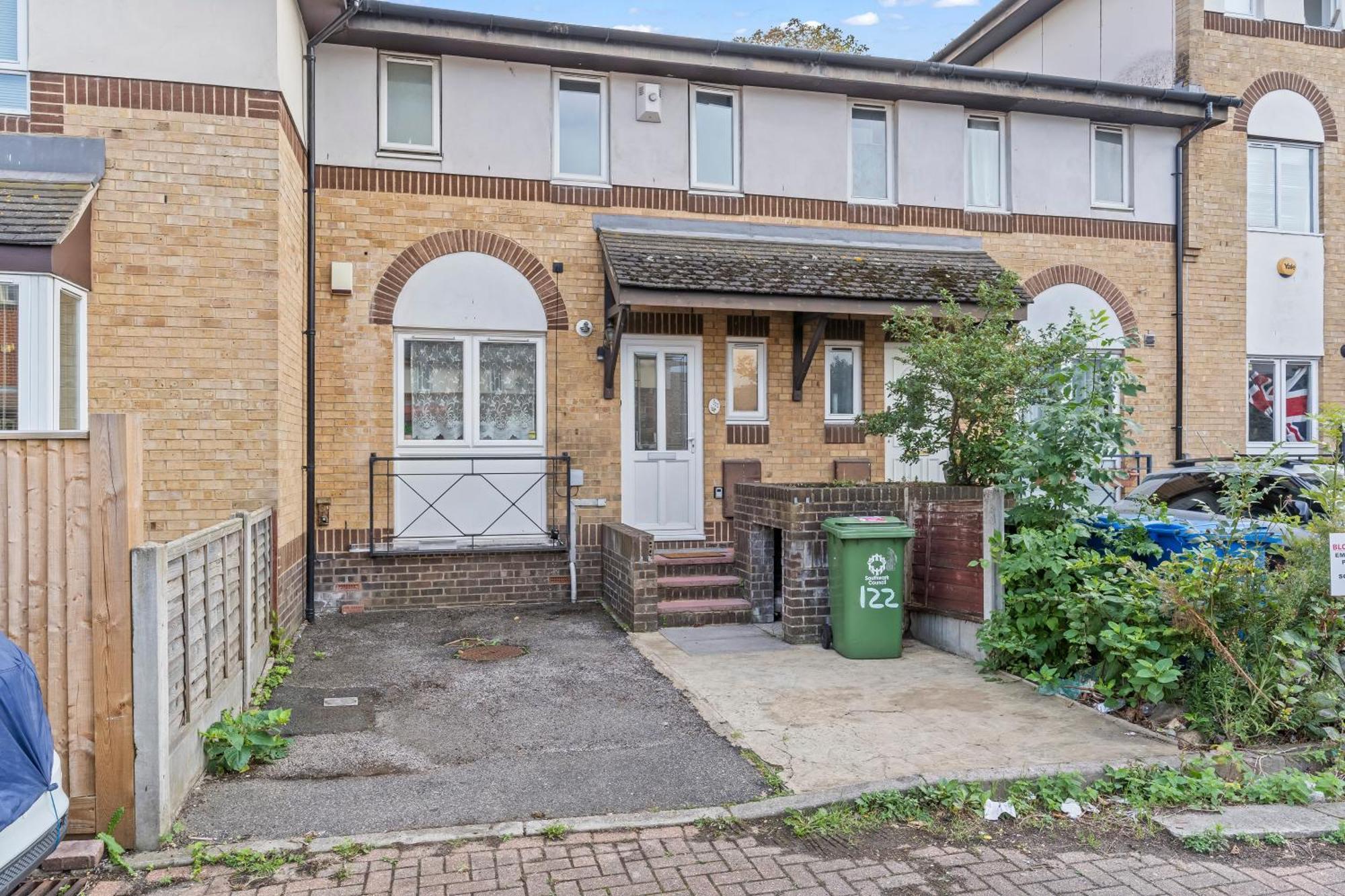 Lovely 4Br House In The City With Parking Лондон Экстерьер фото