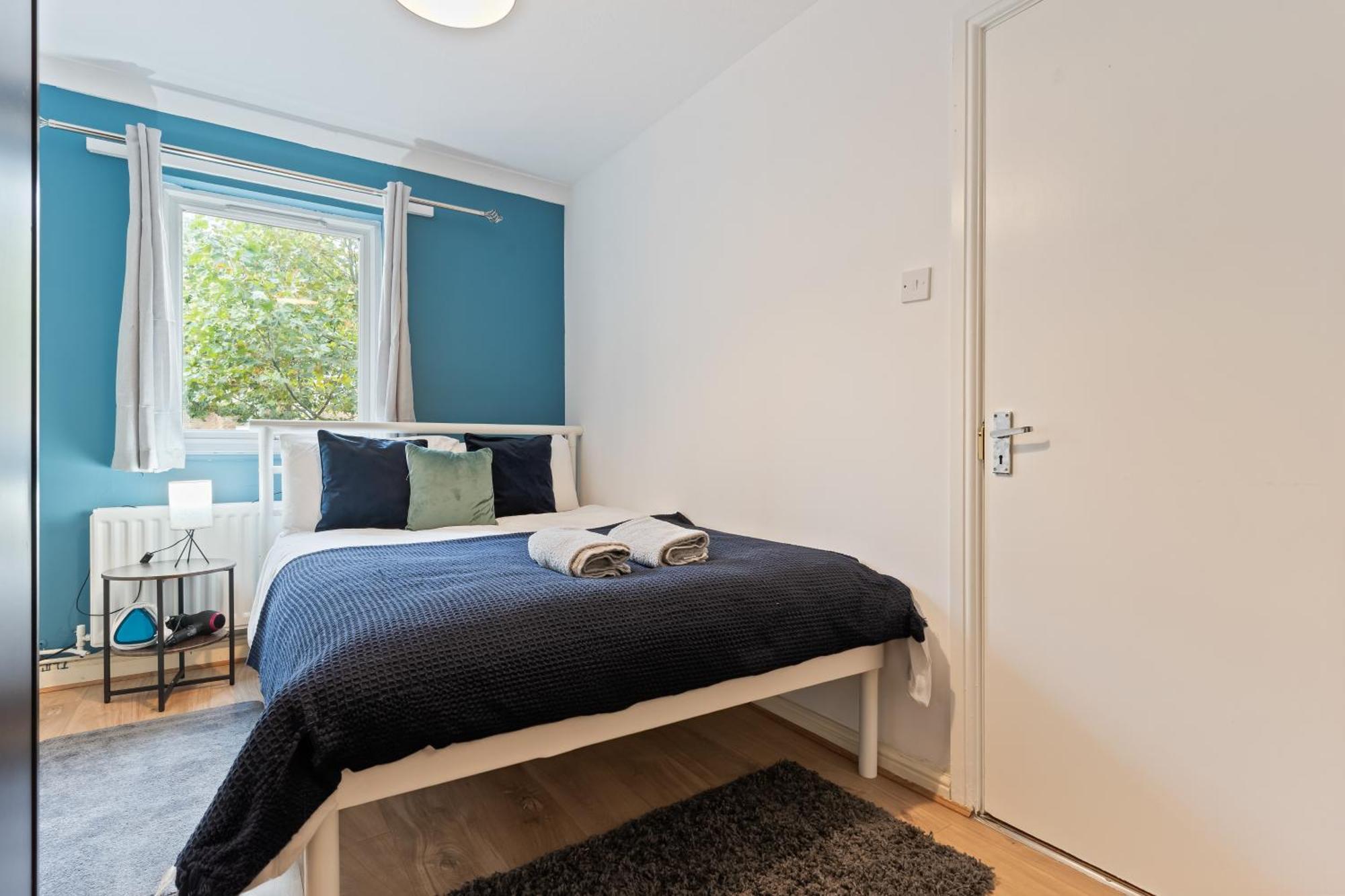 Lovely 4Br House In The City With Parking Лондон Экстерьер фото